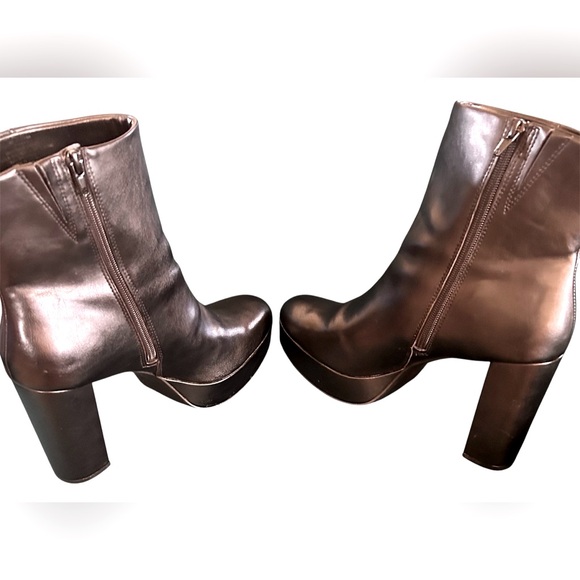 BLACK PLATFORM HIGH HEEL BOOT WITH SIDE ZIPPER-9.5 - Picture 3 of 6